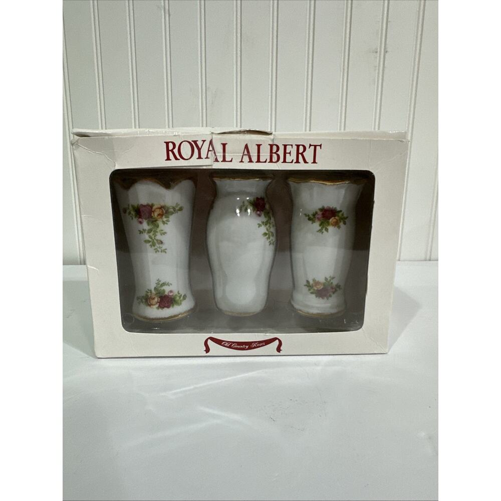 Vtg Royal Albert Old Country Roses Mini Bud Vases Boxed Set of (3) - 4 1/2" NEW